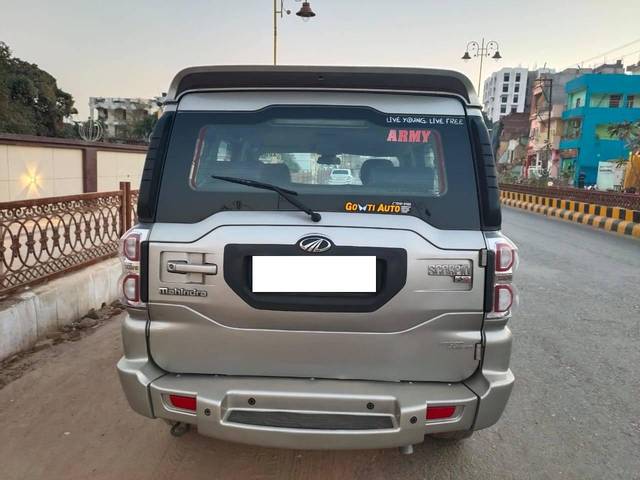 https://images10.gaadi.com/usedcar_image/4520079/original/processed_faebabf42b818b9b7e3b349d7e617bb6.jpg?imwidth=6401