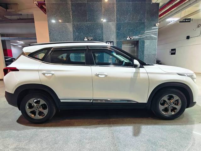 https://images10.gaadi.com/usedcar_image/4520080/original/processed_452861a9c30fb5f76891deca193bf67e.jpg?imwidth=6401