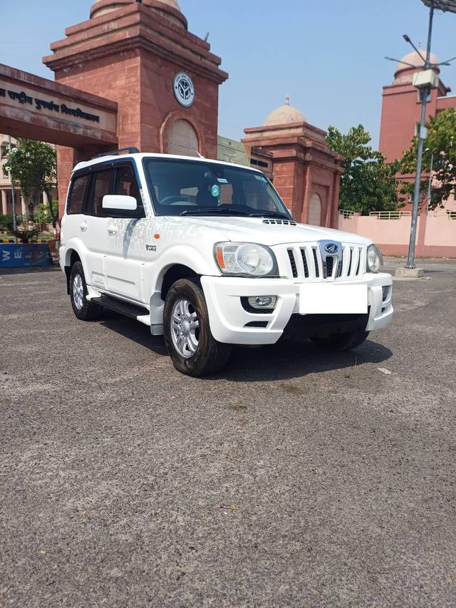 https://images10.gaadi.com/usedcar_image/4520087/original/processed_42e849ac75c29df5e3107921c0aec0da.jpg?imwidth=6400