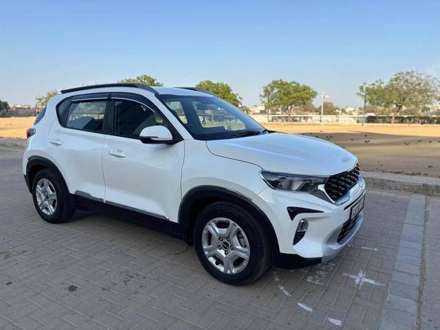 https://images10.gaadi.com/usedcar_image/4520089/original/processed_d3a878dd5ae117cdd5acda71e752bcb2.jpg?imwidth=6400