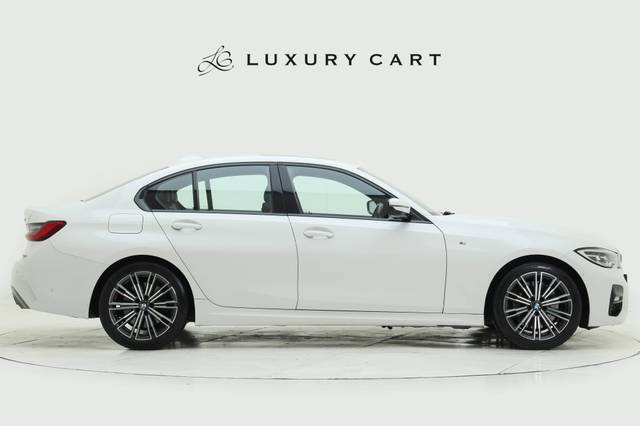 https://images10.gaadi.com/usedcar_image/4520108/original/processed_2657e61345e40eb0b69f063c40dfe6c4.jpg?imwidth=6401