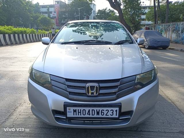 https://images10.gaadi.com/usedcar_image/4520111/original/744786cc5611e67f357218fa57d31b8f.jpeg?imwidth=6400