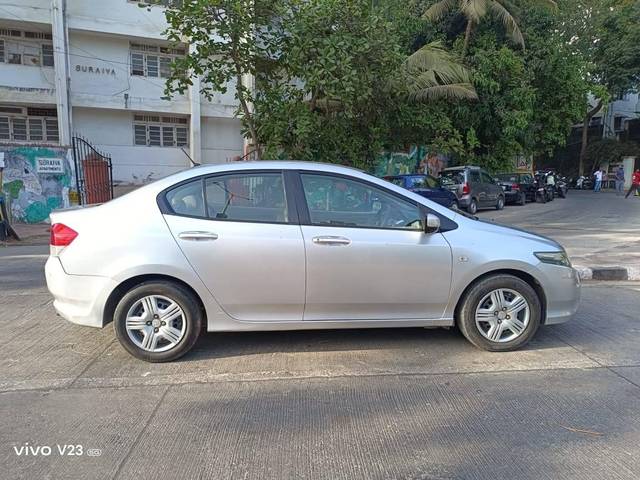 https://images10.gaadi.com/usedcar_image/4520111/original/processed_2897221560d29589ba6f8c3cdd463680.jpeg?imwidth=6401