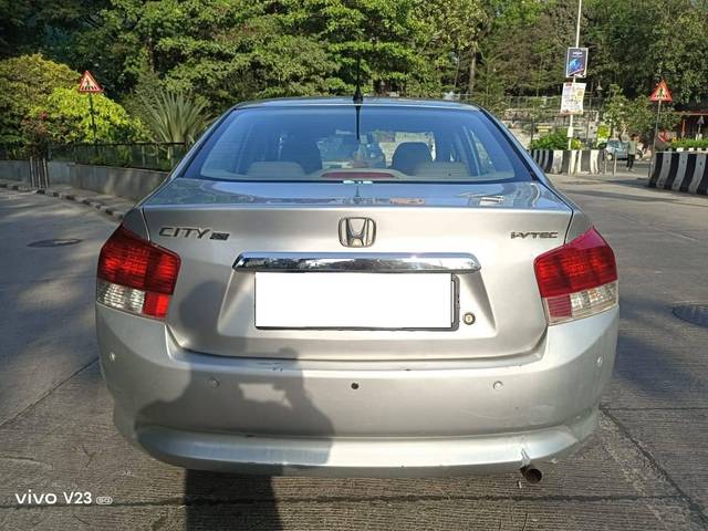 https://images10.gaadi.com/usedcar_image/4520111/original/processed_41dcf68d209a9e5c2664395044fb9266.jpeg?imwidth=6402