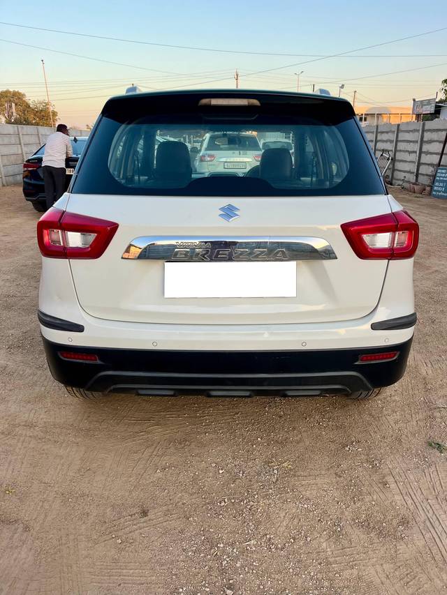 https://images10.gaadi.com/usedcar_image/4520112/original/processed_5dc6e701-957a-4504-a109-a2b028782789.jpg?imwidth=6401