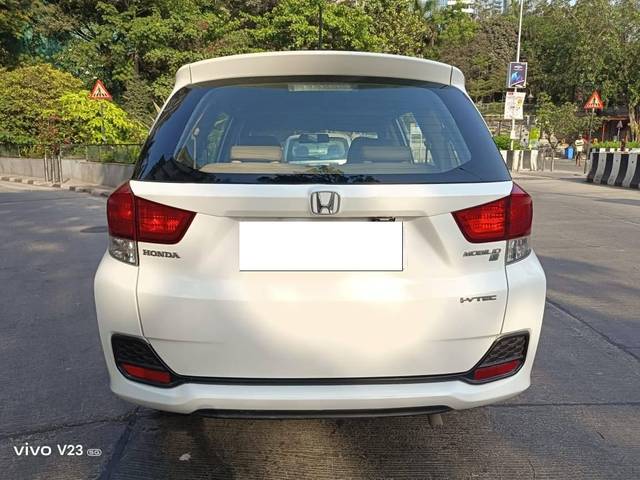 https://images10.gaadi.com/usedcar_image/4520113/original/processed_f159709d3ab75013a1928971b2c686d2.jpeg?imwidth=6401