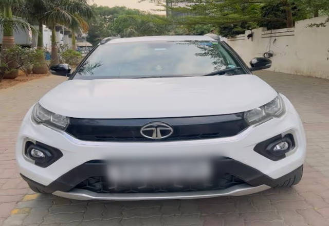 https://images10.gaadi.com/usedcar_image/4520134/original/7e73fb1c-352f-4d33-9780-7172a005c372.?imwidth=6400
