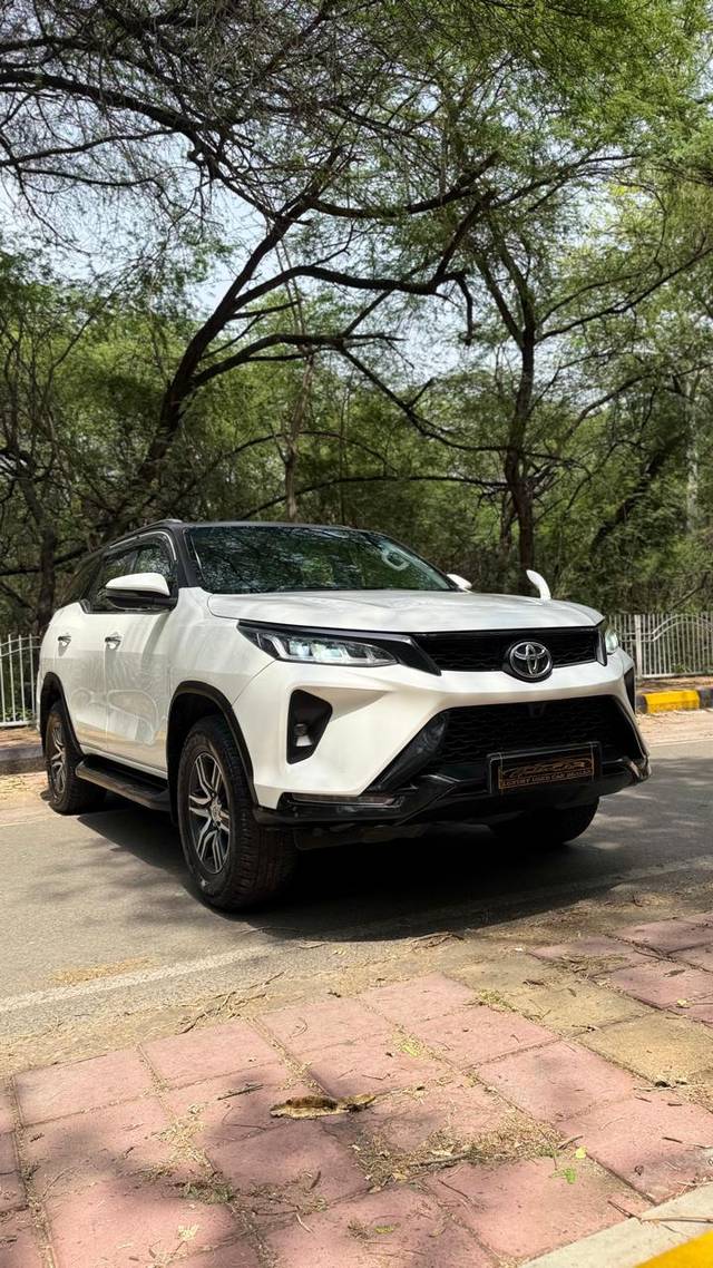 https://images10.gaadi.com/usedcar_image/4520142/original/processed_20981a5ab8a9e1e6a2476372f1a76ea2.jpg?imwidth=6400
