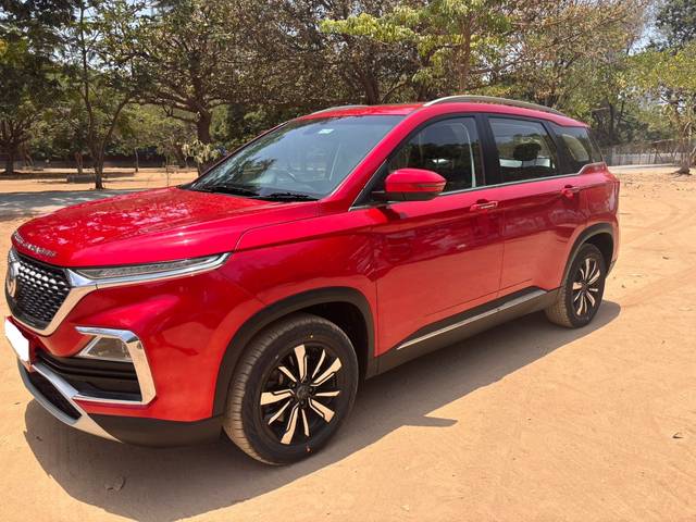 https://images10.gaadi.com/usedcar_image/4520146/original/36246260b1d3af07df9496490f64cb68.jpg?imwidth=6402