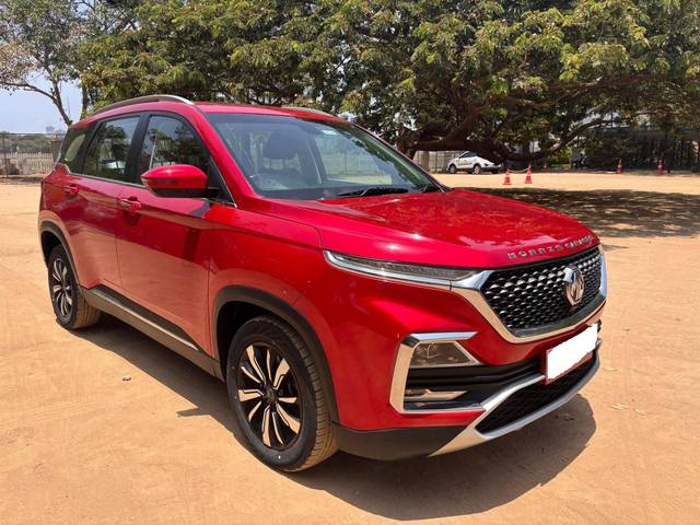 https://images10.gaadi.com/usedcar_image/4520146/original/processed_ea20c34b9baa053fe587ae91f93bc362.jpg?imwidth=6400