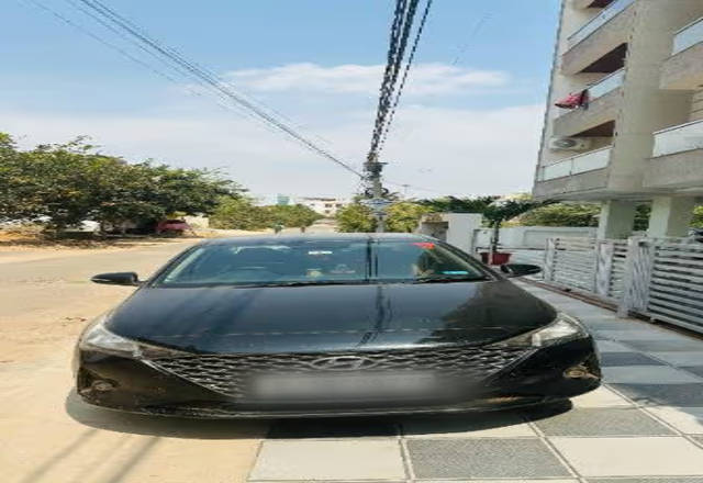 https://images10.gaadi.com/usedcar_image/4520149/original/3b1f05b4-51b4-475b-bcb4-81eb1ae14d6a.?imwidth=6400