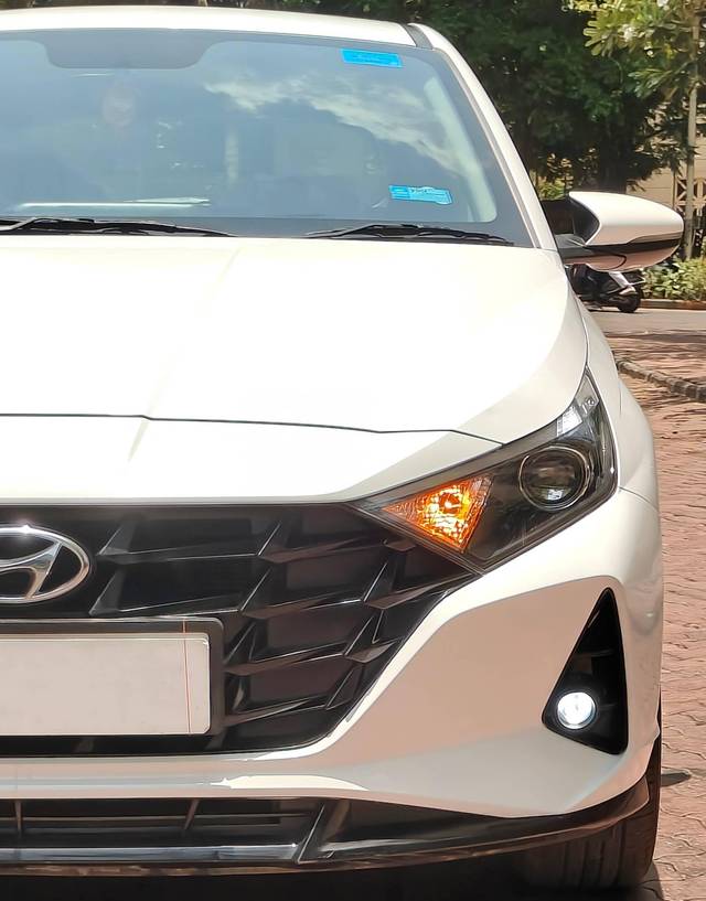 https://images10.gaadi.com/usedcar_image/4520151/original/processed_68354daf48a64c61ea7ca629622d6a00.jpg?imwidth=6400