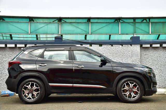 https://images10.gaadi.com/usedcar_image/4520153/original/processed_9e9229e3e4cbe1b37ff613d7a9a0a0c3.jpg?imwidth=6401