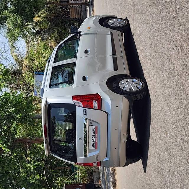 https://images10.gaadi.com/usedcar_image/4520159/original/processed_aa50652f91395333699bcd30e374e3fb.jpg?imwidth=6400