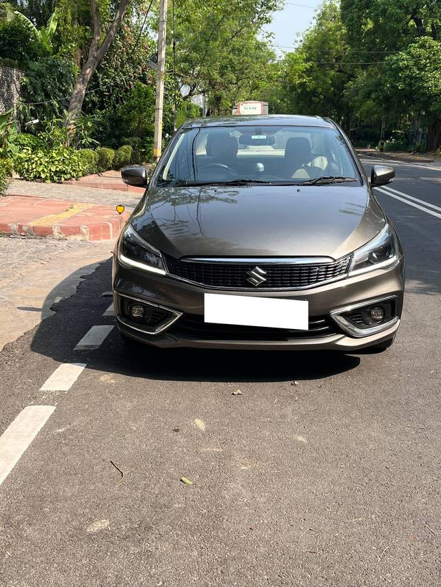 https://images10.gaadi.com/usedcar_image/4520161/original/processed_bdef23c6-c844-4b85-9635-35f6e12aa67e.jpg?imwidth=6400
