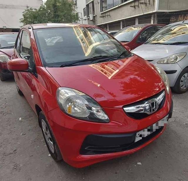 https://images10.gaadi.com/usedcar_image/4520162/original/processed_db3caa94a1ec46a45abd18599fe70c31.jpg?imwidth=6400