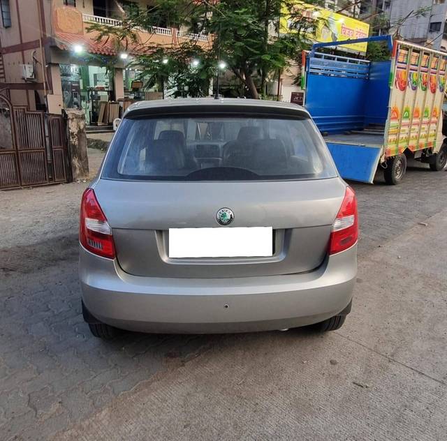 https://images10.gaadi.com/usedcar_image/4520166/original/processed_1979630f1f5e0816f013004d00960b06.jpg?imwidth=6402