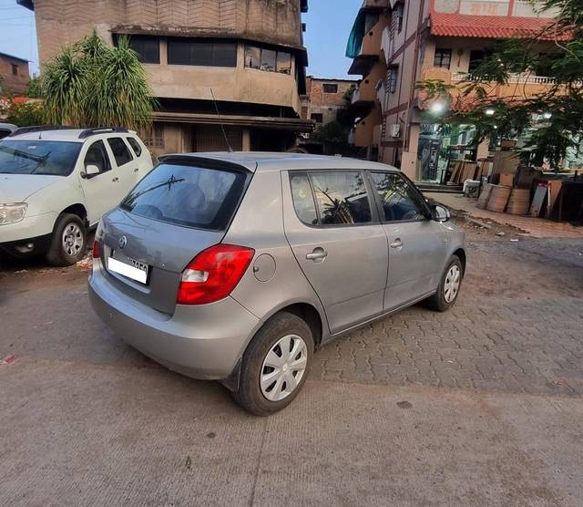 https://images10.gaadi.com/usedcar_image/4520166/original/processed_8f5b90f47c4cbe14f76f7564e853f7bc.jpg?imwidth=6401