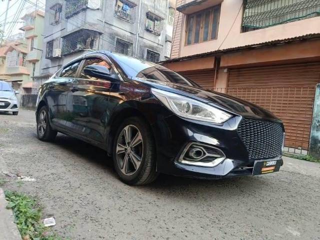 https://images10.gaadi.com/usedcar_image/4520209/original/processed_2bb870cc70da4c9edcfb9d4f603af1a9.jpg?imwidth=6400