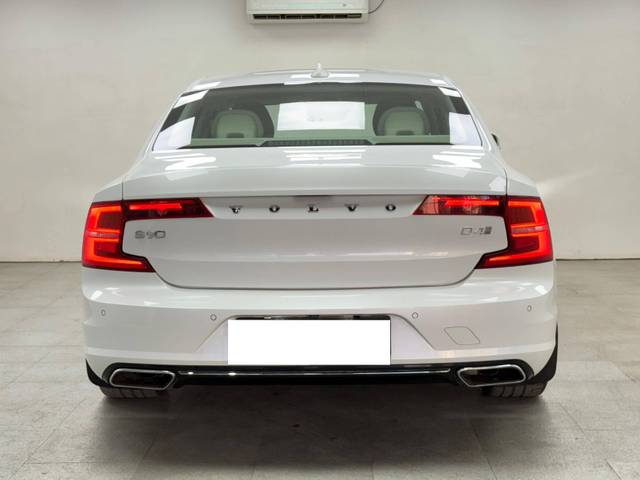 https://images10.gaadi.com/usedcar_image/4520214/original/processed_88bf3730e0d8409dcfc3341b83edbdd5.jpg?imwidth=6402