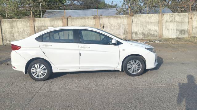 https://images10.gaadi.com/usedcar_image/4520216/original/25a488e22285af93a42453ccddcb3153.jpg?imwidth=6401