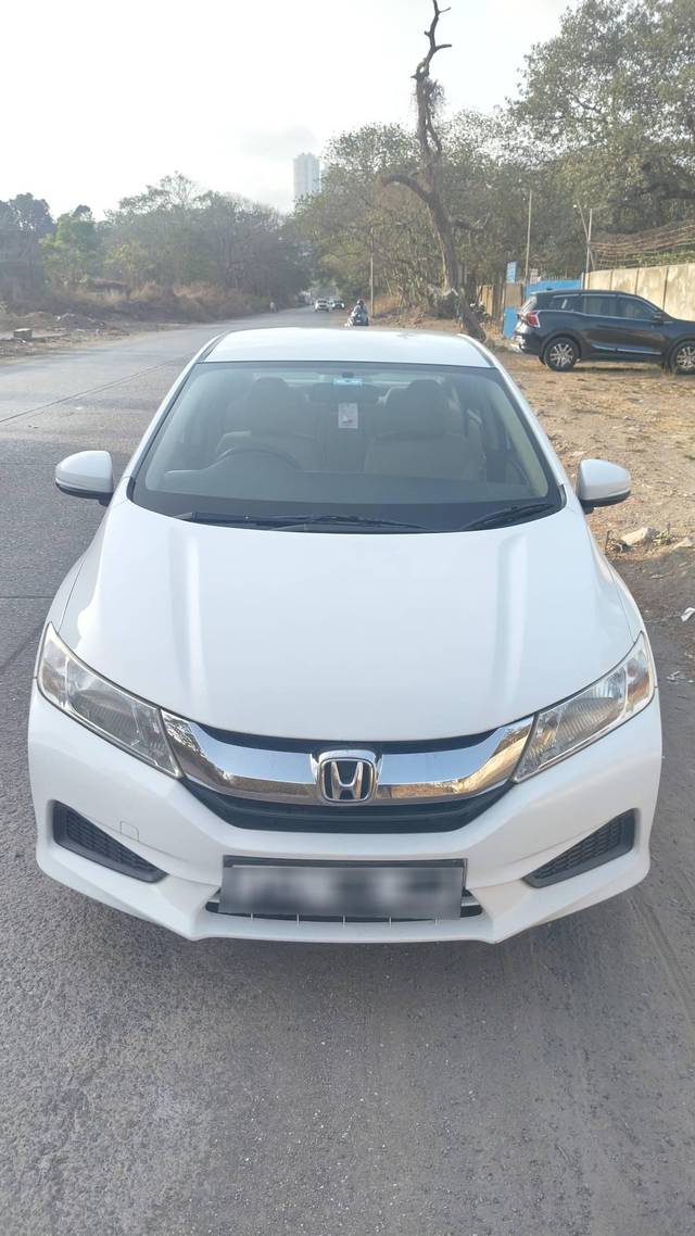 https://images10.gaadi.com/usedcar_image/4520216/original/processed_513660a4ef8de9a2ef31e95eccb0182c.jpg?imwidth=6400