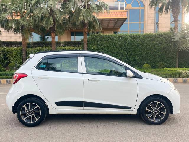 https://images10.gaadi.com/usedcar_image/4520221/original/a54376aaf739a4cba316ede0fee0203f.jpg?imwidth=6401