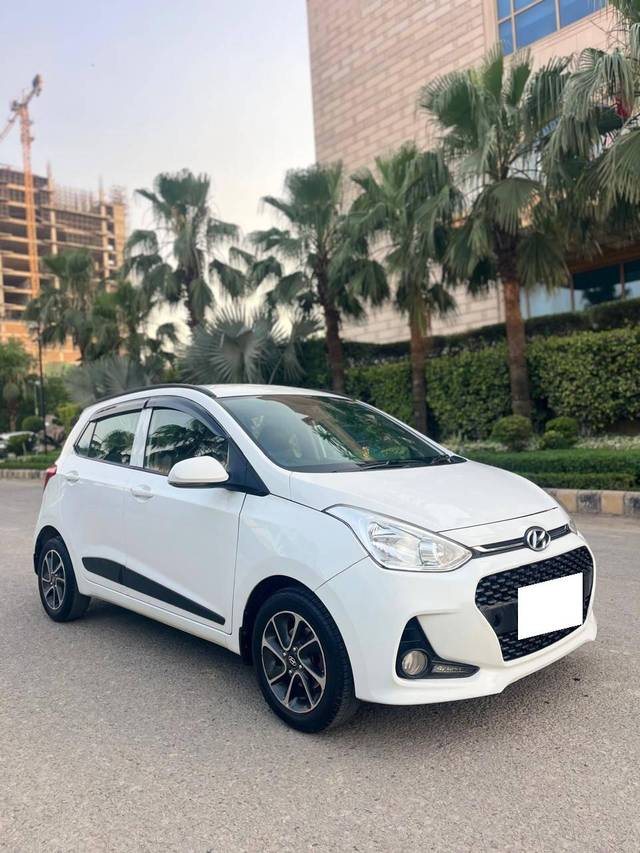 https://images10.gaadi.com/usedcar_image/4520221/original/processed_0512850323ca06f372163973318fcd25.jpg?imwidth=6400