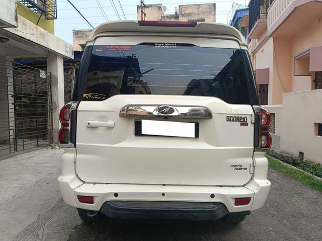 https://images10.gaadi.com/usedcar_image/4520237/original/processed_dcc87ab8753e836a579b0eb61de64238.jpg?imwidth=6402