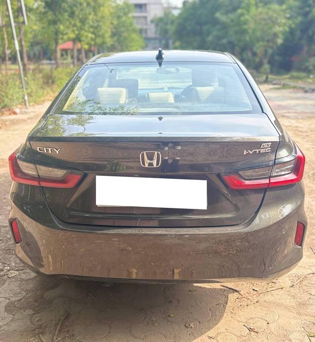 https://images10.gaadi.com/usedcar_image/4520253/original/processed_087949e7-d186-4d5b-a925-3e100c587ac4.jpg?imwidth=6402