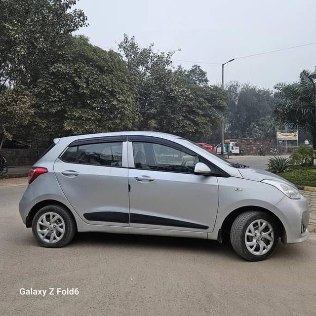 https://images10.gaadi.com/usedcar_image/4520257/original/processed_7e890d2b691edaa3dfbdf61bc47b3f14.jpg?imwidth=6401