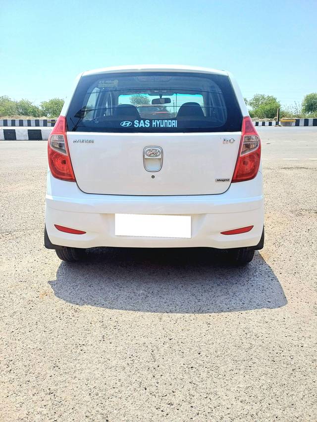 https://images10.gaadi.com/usedcar_image/4520259/original/processed_183e5d40d07acf67f7f100933cf65b7a.jpg?imwidth=6402