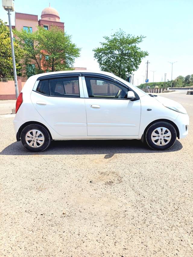 https://images10.gaadi.com/usedcar_image/4520259/original/processed_f54348a629ec54e3f7c21866836c0d03.jpg?imwidth=6401
