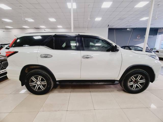 https://images10.gaadi.com/usedcar_image/4520260/original/processed_bd47c6641c48dfab65a427c53a5dfc66.jpg?imwidth=6401