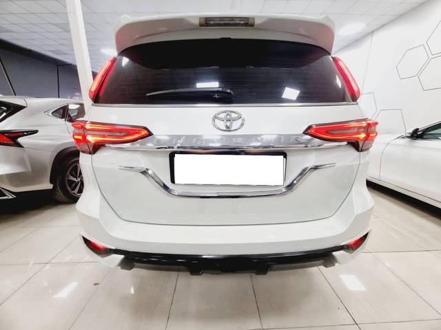 https://images10.gaadi.com/usedcar_image/4520260/original/processed_d0167961bd922fa8299da6b6a68cca23.jpg?imwidth=6402