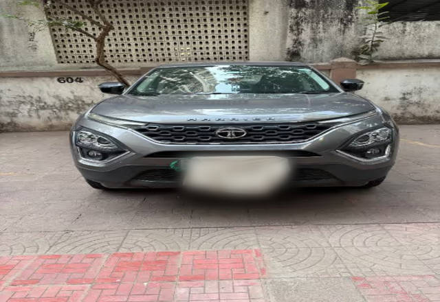 https://images10.gaadi.com/usedcar_image/4520265/original/f24272c6-7a35-42f7-af4a-60a40a59f8ef.?imwidth=6400