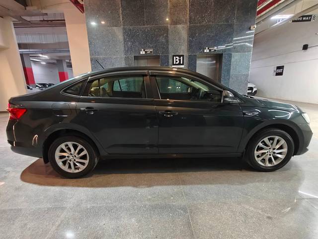 https://images10.gaadi.com/usedcar_image/4520266/original/processed_603222e82b3fef981433c5404c914db9.jpg?imwidth=6401