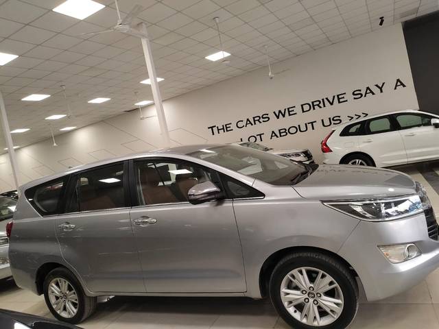 https://images10.gaadi.com/usedcar_image/4520282/original/0548b12e1b7d51794eb03cd21bf2c0e9.jpg?imwidth=6401