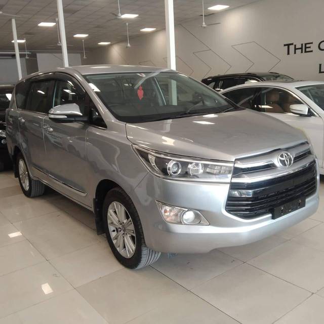 https://images10.gaadi.com/usedcar_image/4520282/original/processed_5bee839038d61346e25793682d7d27b4.jpg?imwidth=6400