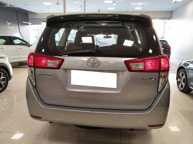 https://images10.gaadi.com/usedcar_image/4520282/original/processed_6d1dbf81e698c972910c0fad3ec01e35.jpg?imwidth=6402