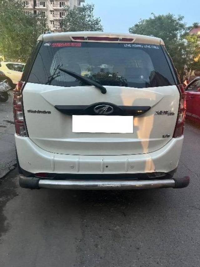 https://images10.gaadi.com/usedcar_image/4520320/original/processed_88b9ff86-f6ff-4ab6-a957-d65941d0feaa.jpeg?imwidth=6401