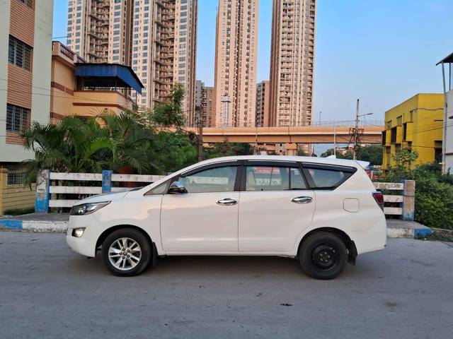 https://images10.gaadi.com/usedcar_image/4520333/original/processed_bc6425b207ff1a660704d750c58f35f6.jpg?imwidth=6402
