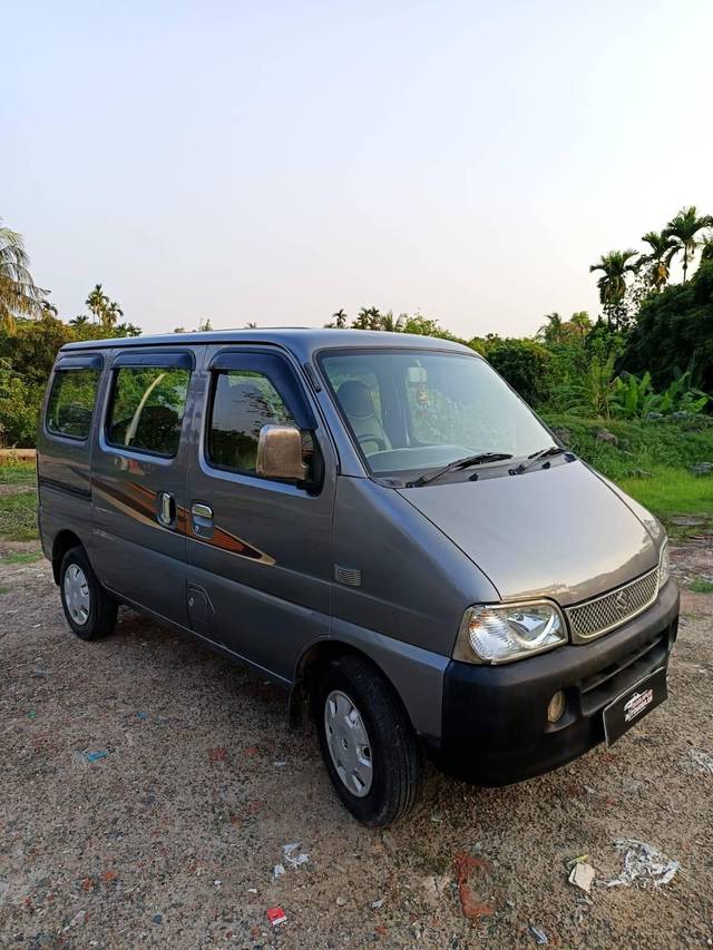 https://images10.gaadi.com/usedcar_image/4520336/original/processed_01f87414618e3ef2475cb21a9027d175.jpg?imwidth=6400