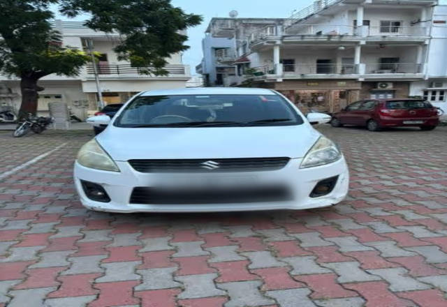 https://images10.gaadi.com/usedcar_image/4520339/original/3bafd104-aeee-4cbb-81f5-d9673c0bf6ba.?imwidth=6400