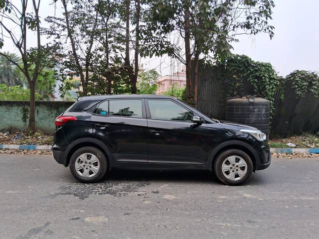 https://images10.gaadi.com/usedcar_image/4520346/original/5733af6cf16bcaea8e6b3377aeeb746f.jpg?imwidth=6401