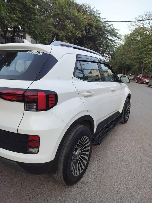 https://images10.gaadi.com/usedcar_image/4520371/original/processed_996358dfef4e2d5560d315fc72599a20.jpg?imwidth=6402