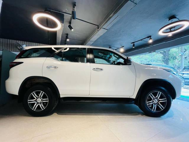 https://images10.gaadi.com/usedcar_image/4520372/original/727e425adedf1e1f85102a5c910ae3c3.jpg?imwidth=6401