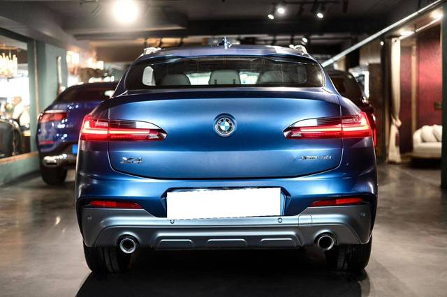 https://images10.gaadi.com/usedcar_image/4520374/original/processed_ab30dc0242ad6b7bffc19ed4f90fdb1e.jpg?imwidth=6401