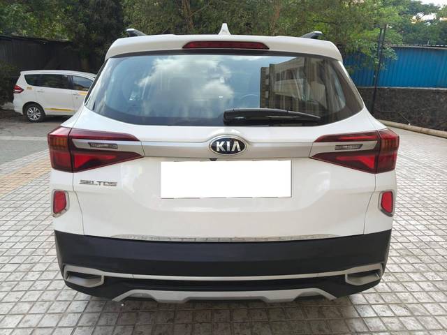 https://images10.gaadi.com/usedcar_image/4520396/original/processed_139904a2a211d0e69ef861d8f4a71240.jpg?imwidth=6402
