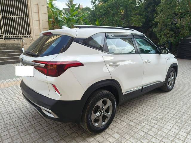 https://images10.gaadi.com/usedcar_image/4520396/original/processed_6dafb5c828df823879c06a9a7434b652.jpg?imwidth=6401
